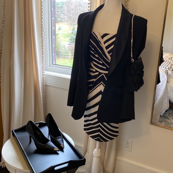 New Lipsy London Mini Dress - Picture 3 of 6